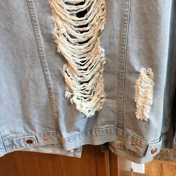 NWOT Bad*** Jean Jacket Around. 🏙🌠🌆💎. Large - Picture 3 of 8